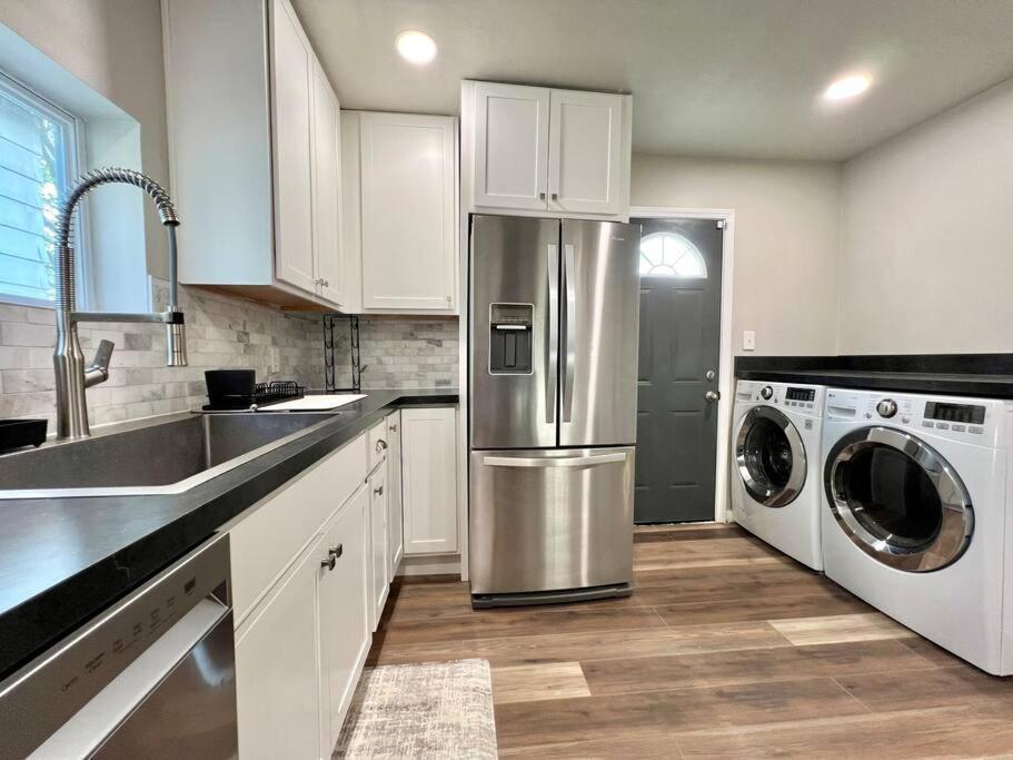 Modern Style Home Near Dt Indy & Major Attractions Indianapolis Ngoại thất bức ảnh