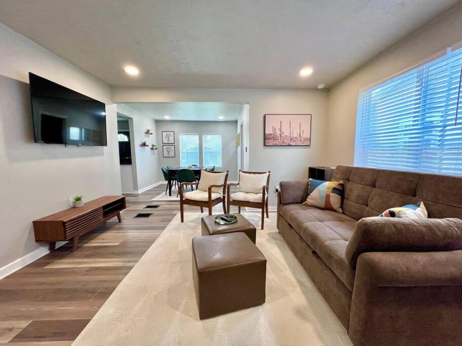 Modern Style Home Near Dt Indy & Major Attractions Indianapolis Ngoại thất bức ảnh