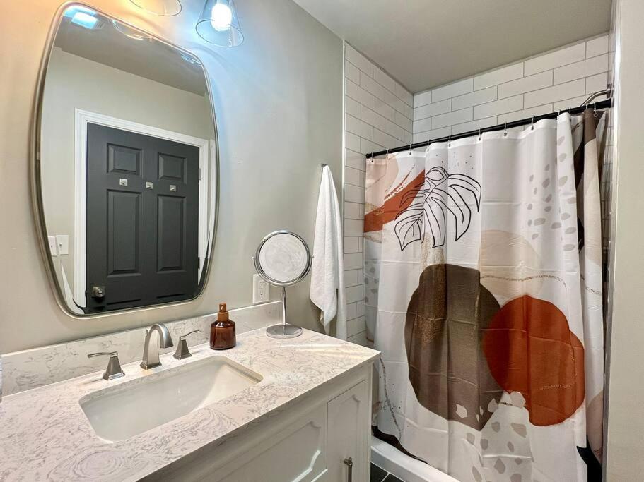 Modern Style Home Near Dt Indy & Major Attractions Indianapolis Ngoại thất bức ảnh