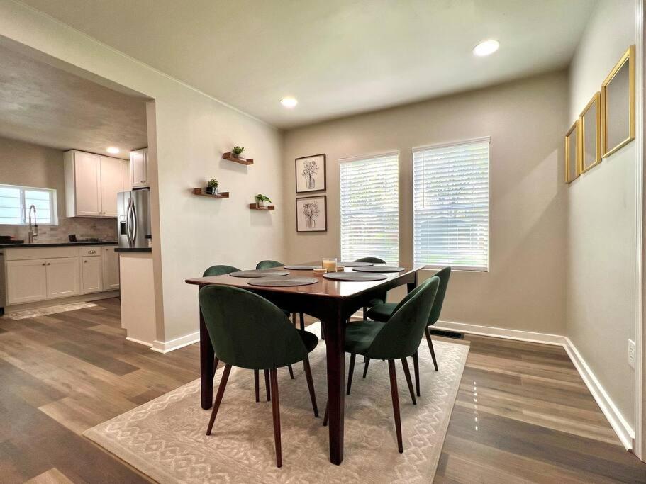 Modern Style Home Near Dt Indy & Major Attractions Indianapolis Ngoại thất bức ảnh